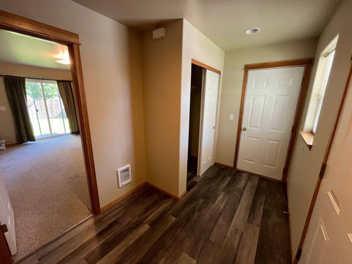 House for rent at 588 SE Roosevelt Ave, Bend, OR 97702
