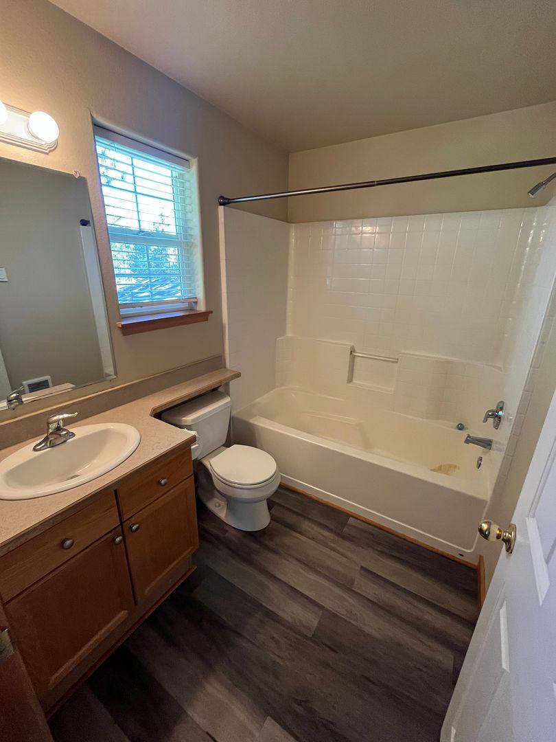 House for rent at 588 SE Roosevelt Ave, Bend, OR 97702