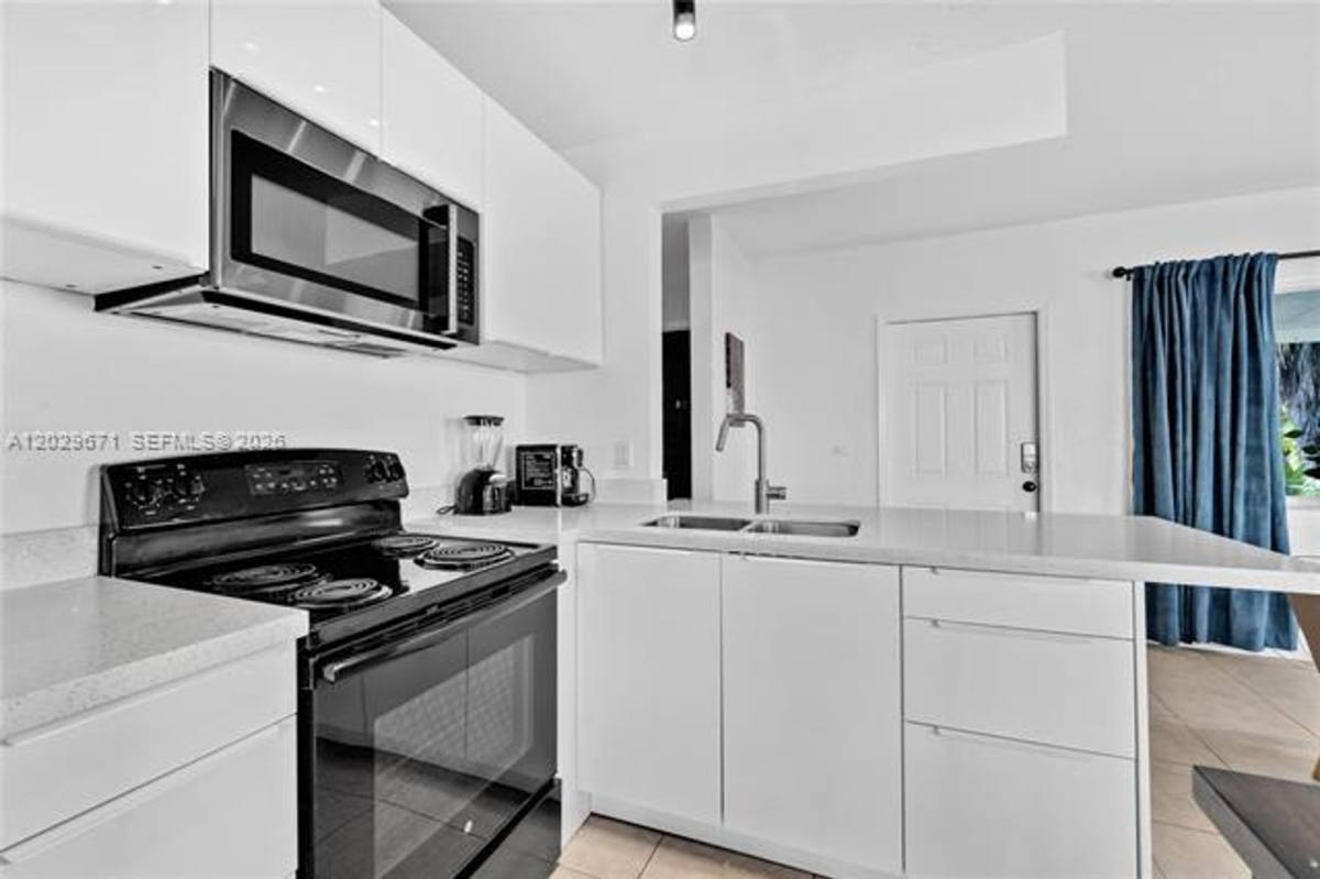 Apartment for rent at 1021 NW 23rd Ave, Miami, FL 33125