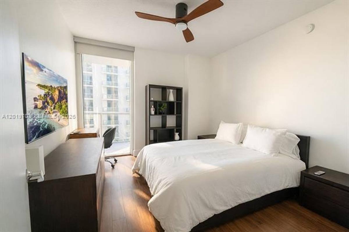 Condo for rent at 1050 Brickell Ave, Miami, FL 33131