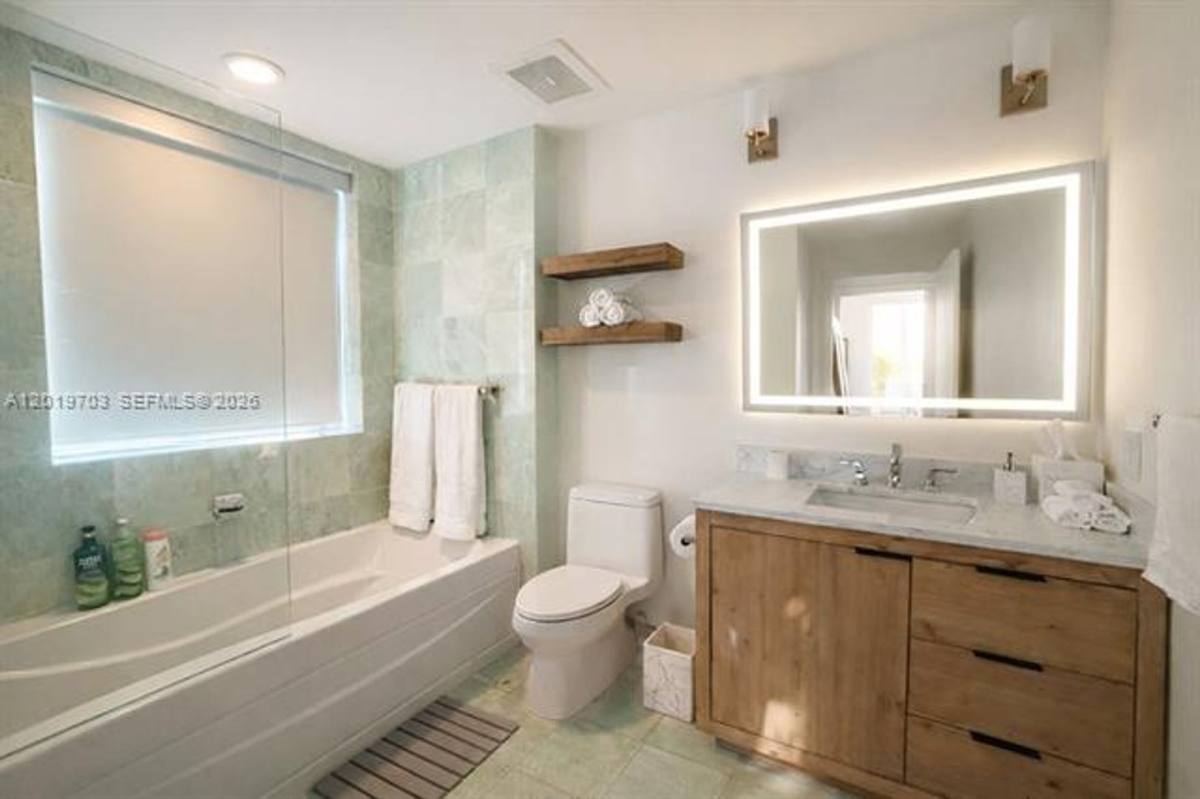 Condo for rent at 1050 Brickell Ave, Miami, FL 33131