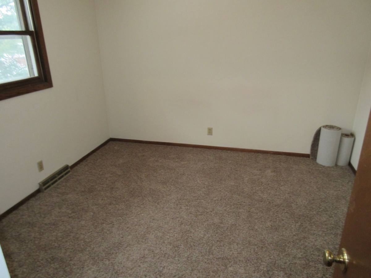 Apartment for rent at 517-519 Margate Dr, Janesville, WI 53546
