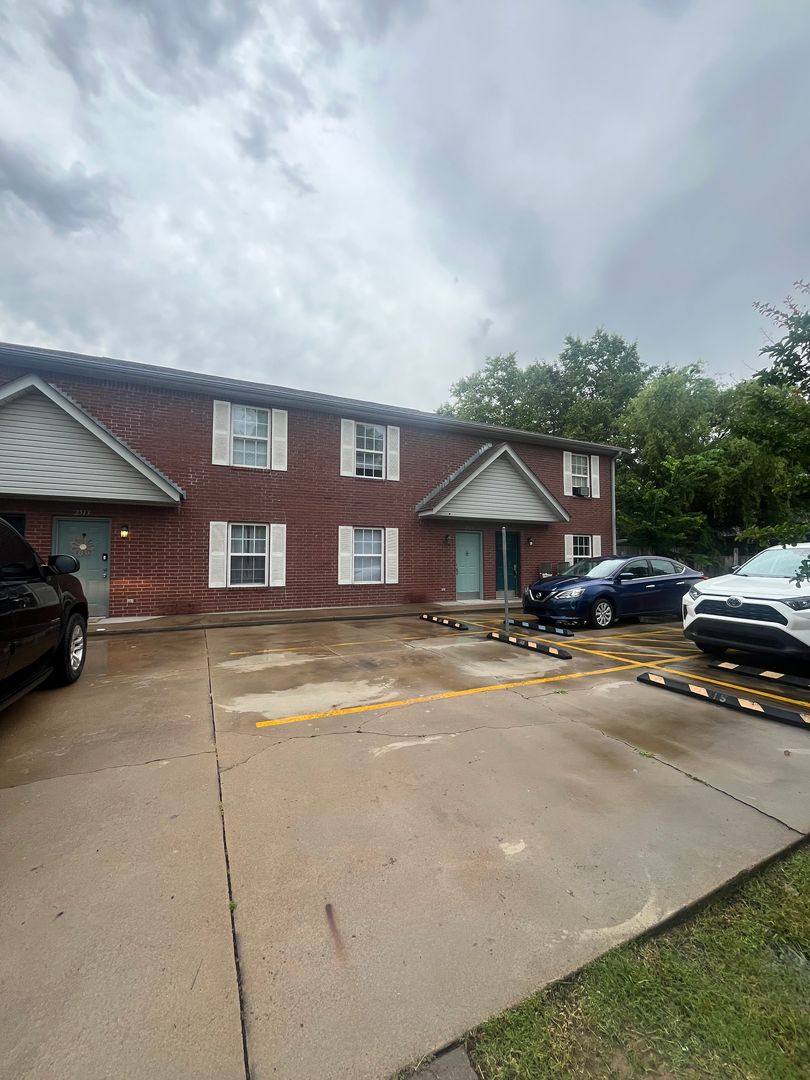 Apartment for rent at 2511-2517 Osage, Fort Smith, AR 72901
