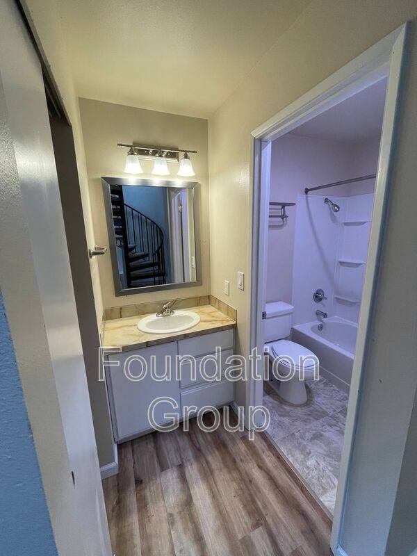 Apartment for rent at 400 10th Ave #401, Seattle, WA 98122
