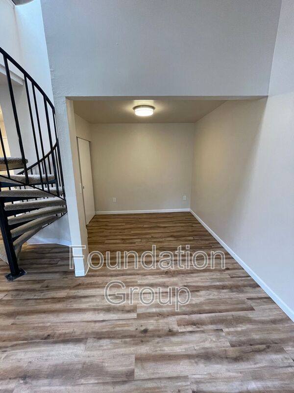 Apartment for rent at 400 10th Ave #401, Seattle, WA 98122
