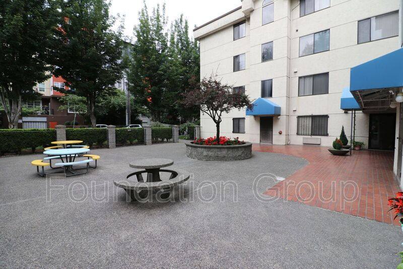 Apartment for rent at 400 10th Ave #401, Seattle, WA 98122