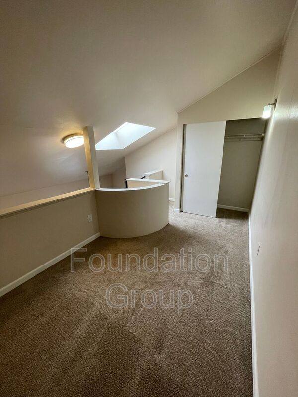 Apartment for rent at 400 10th Ave #401, Seattle, WA 98122