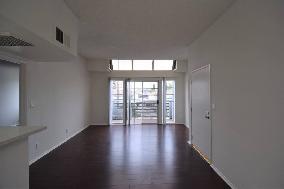 Apartment for rent at 11416 Albers St, North Hollywood, CA 91601