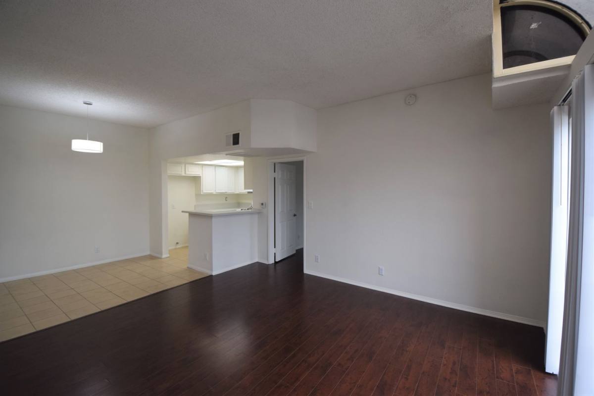 Apartment for rent at 11416 Albers St, North Hollywood, CA 91601