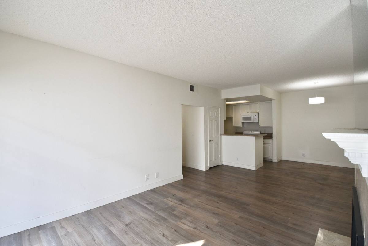 Apartment for rent at 11594 Moorpark St, North Hollywood, CA 91602