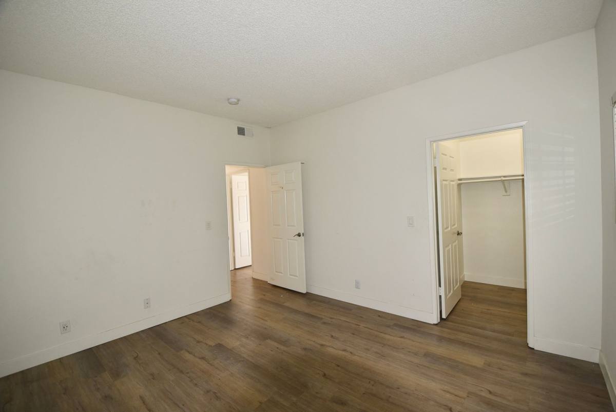 Apartment for rent at 11594 Moorpark St, North Hollywood, CA 91602