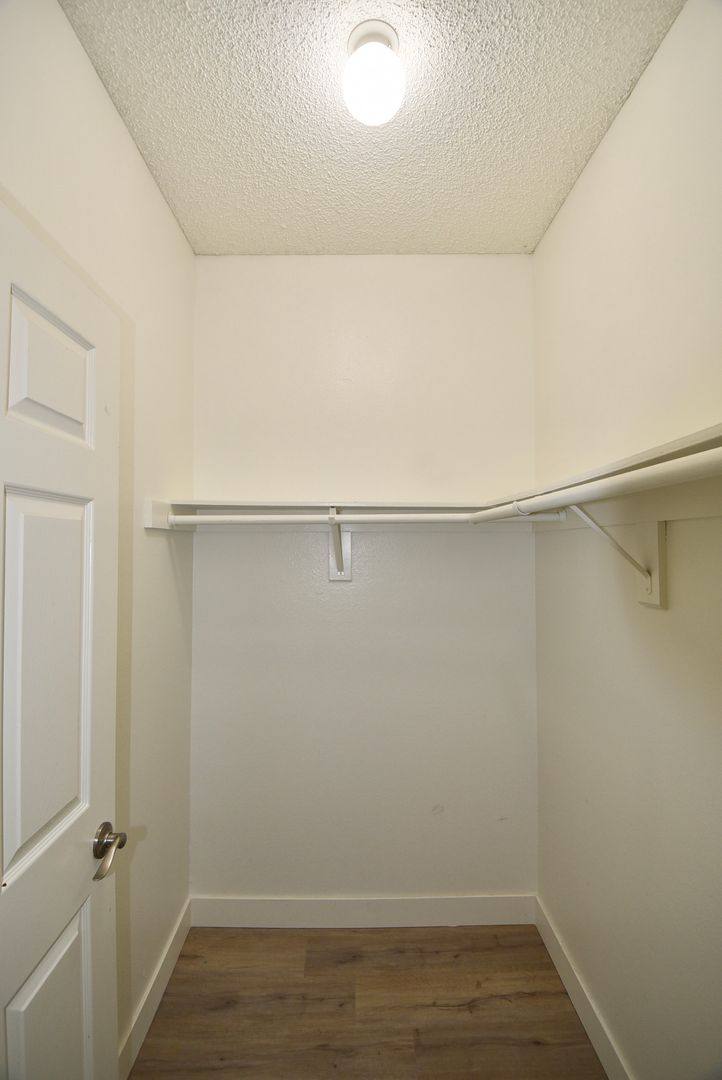 Apartment for rent at 11594 Moorpark St, North Hollywood, CA 91602