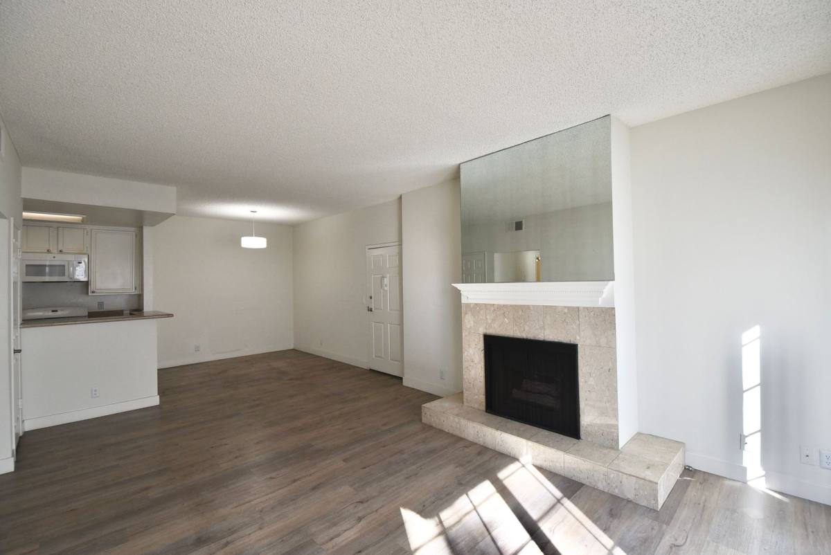 Apartment for rent at 11594 Moorpark St, North Hollywood, CA 91602