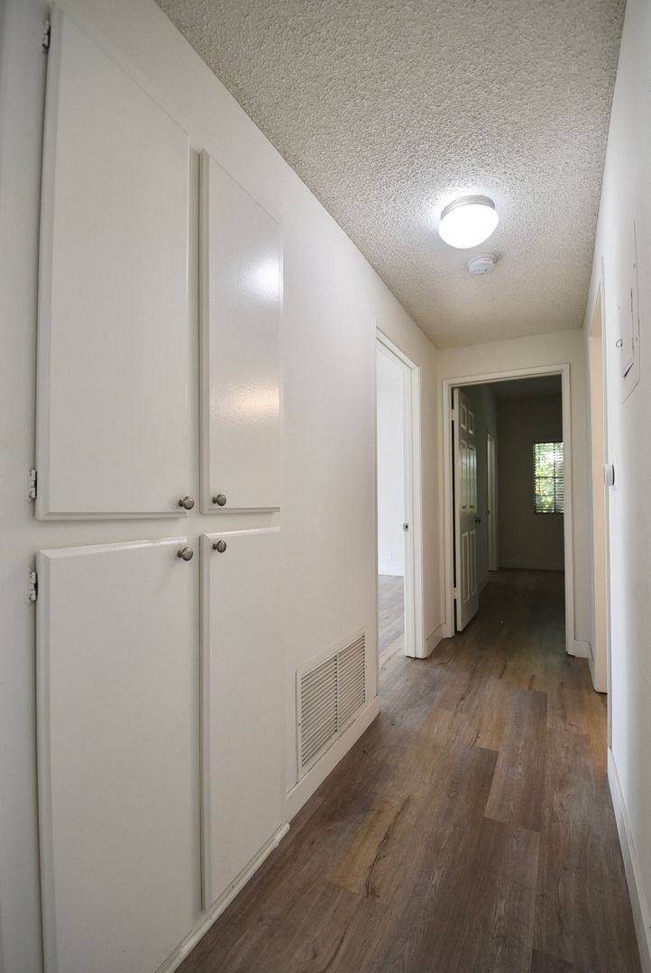 Apartment for rent at 11594 Moorpark St, North Hollywood, CA 91602
