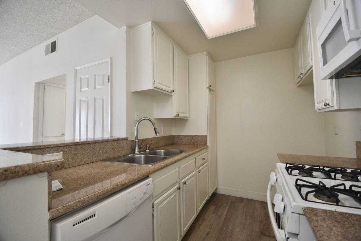 Apartment for rent at 11594 Moorpark St, North Hollywood, CA 91602
