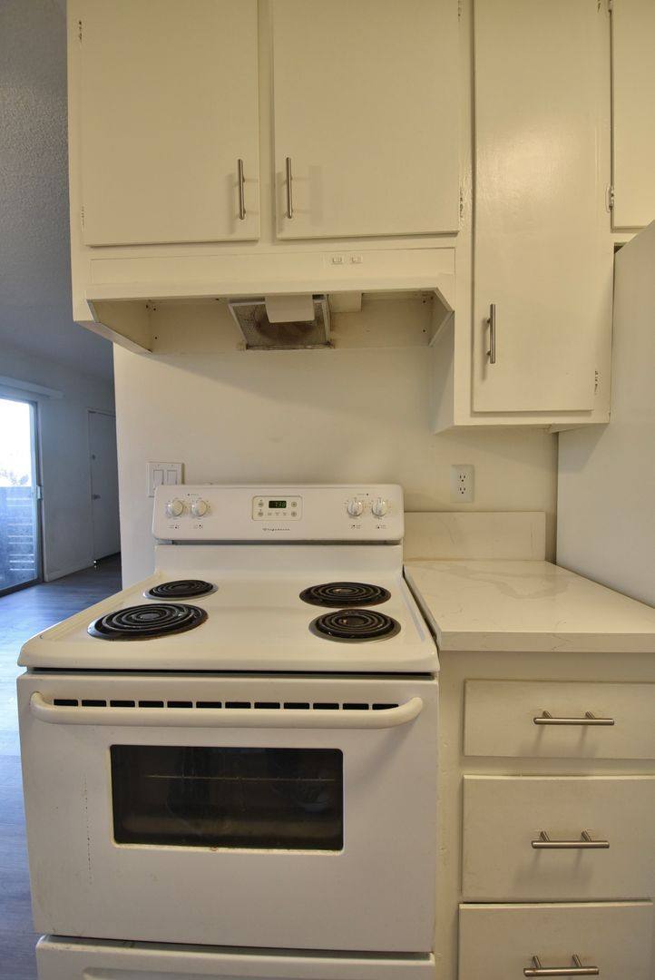 Apartment for rent at 12142 Burbank Blvd, Valley Village, CA 91607