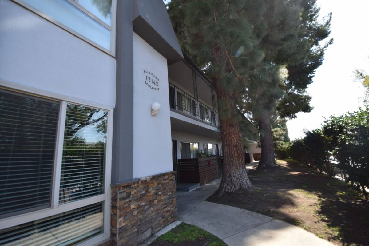 Apartment for rent at 12142 Burbank Blvd, Valley Village, CA 91607