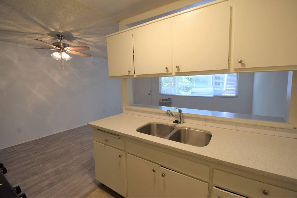 Apartment for rent at 14142 Victory Blvd, Van Nuys, CA 91401