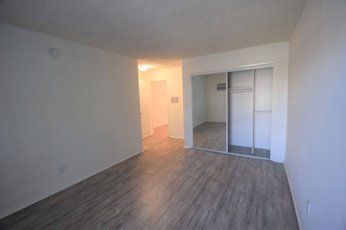 Apartment for rent at 14142 Victory Blvd, Van Nuys, CA 91401