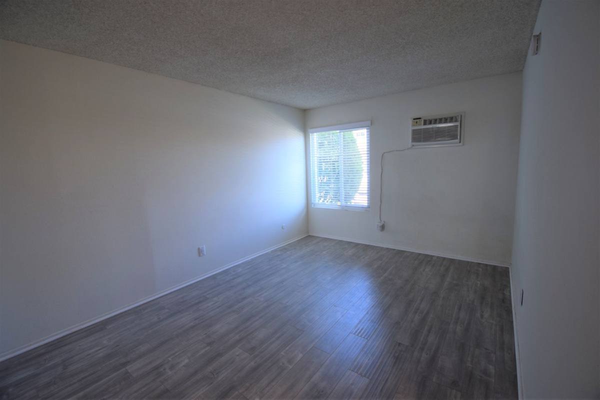 Apartment for rent at 14142 Victory Blvd, Van Nuys, CA 91401