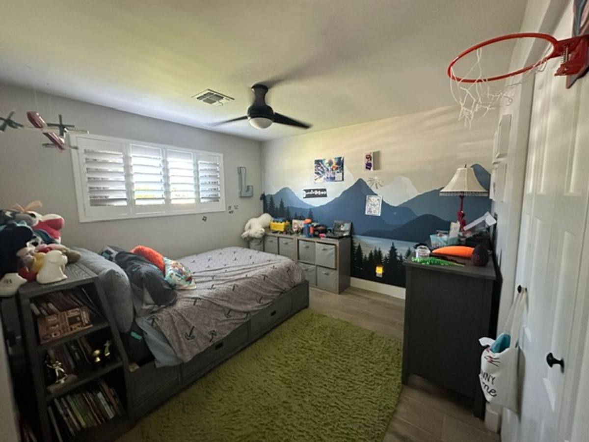 House for rent at 301 E Royal Palm Rd, Phoenix, AZ 85020