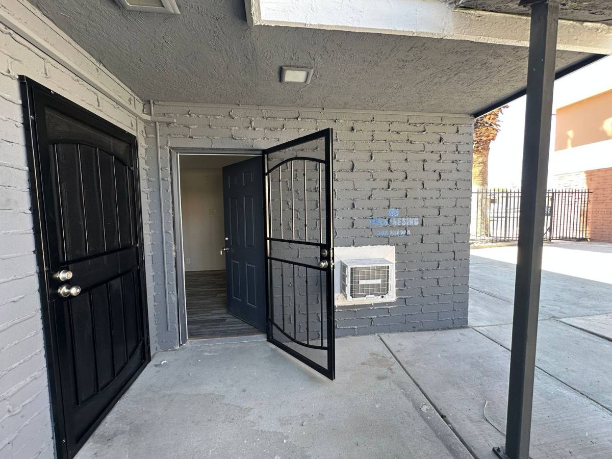 Apartment for rent at 2105 Sunrise Ave, Las Vegas, NV 89101