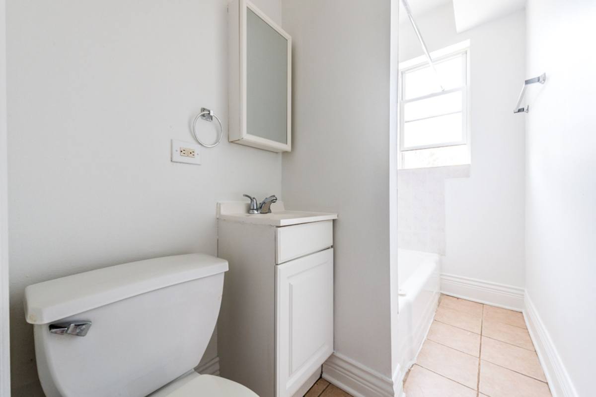 Apartment for rent at 11250-56 S Indiana Ave, Chicago, IL 60628