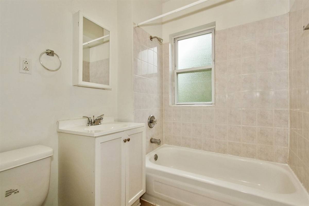 Apartment for rent at 11250-56 S Indiana Ave, Chicago, IL 60628