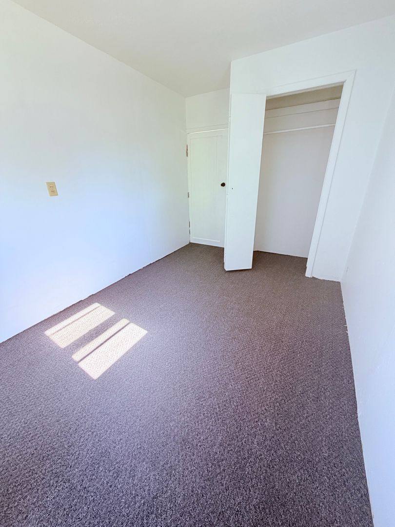 Apartment for rent at 424 SE 1st Ave, Aberdeen, SD 57401