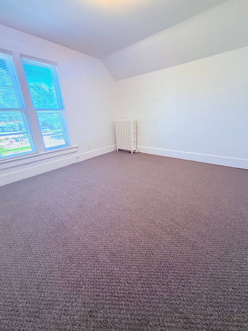 Apartment for rent at 424 SE 1st Ave, Aberdeen, SD 57401