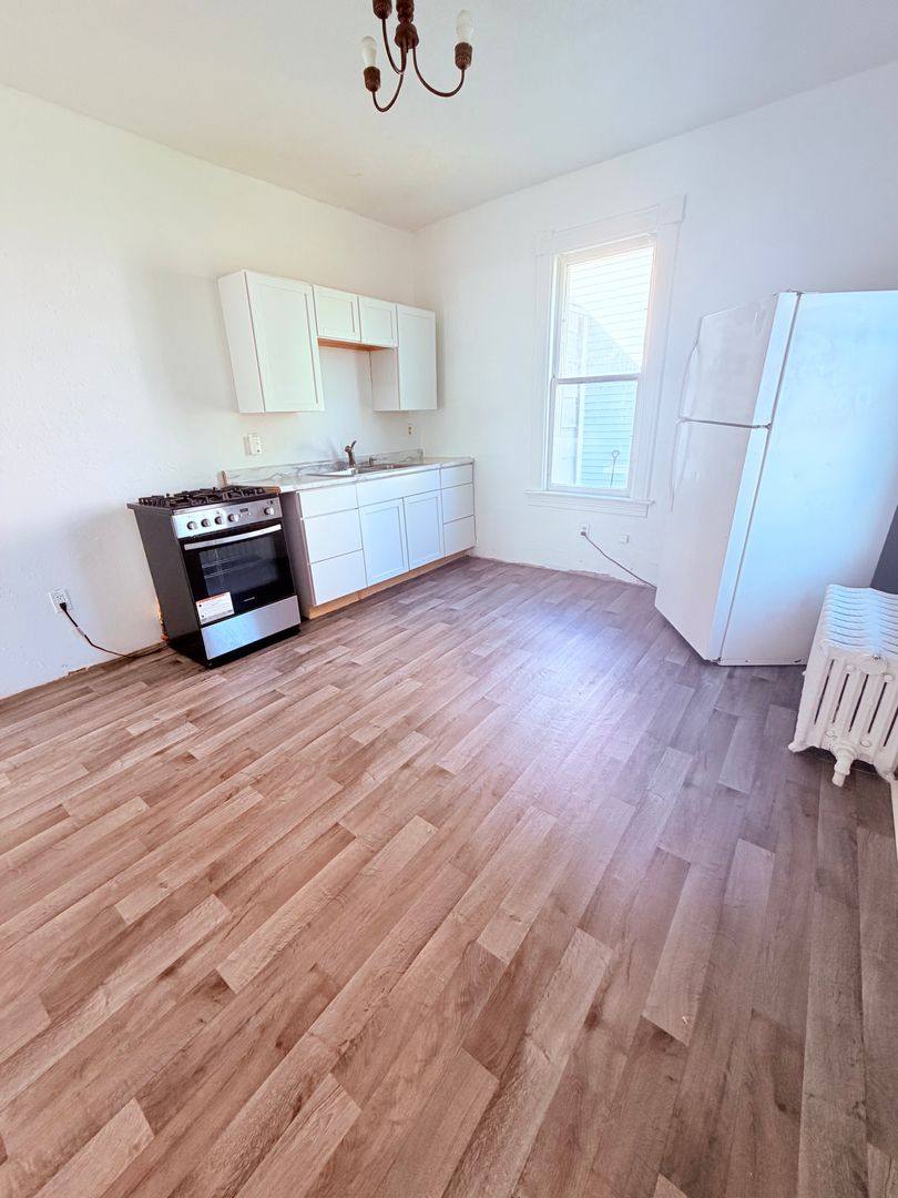 Apartment for rent at 424 SE 1st Ave, Aberdeen, SD 57401