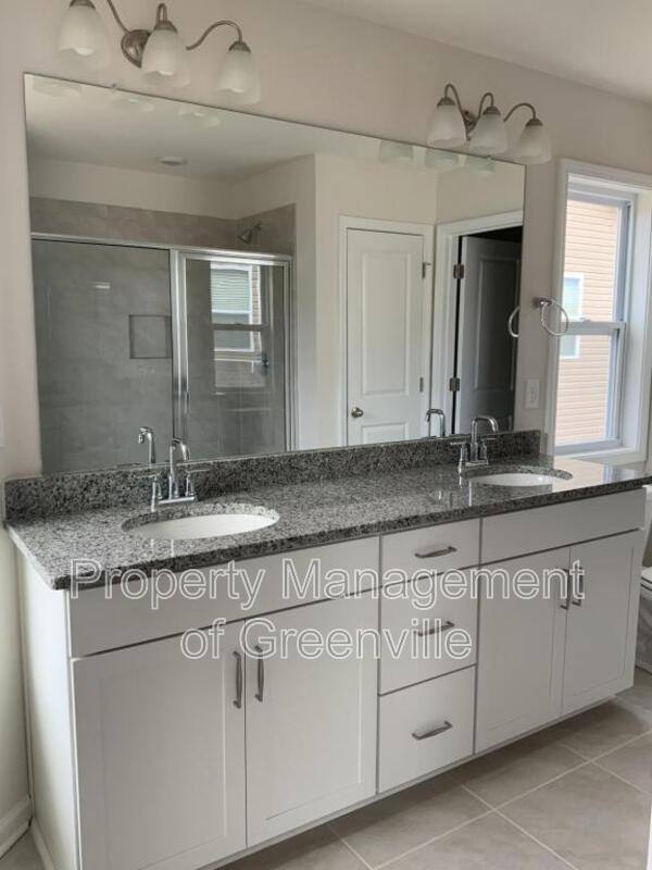 Townhouse for rent at 431 Yellow Fox Rd, Greer, SC 29650