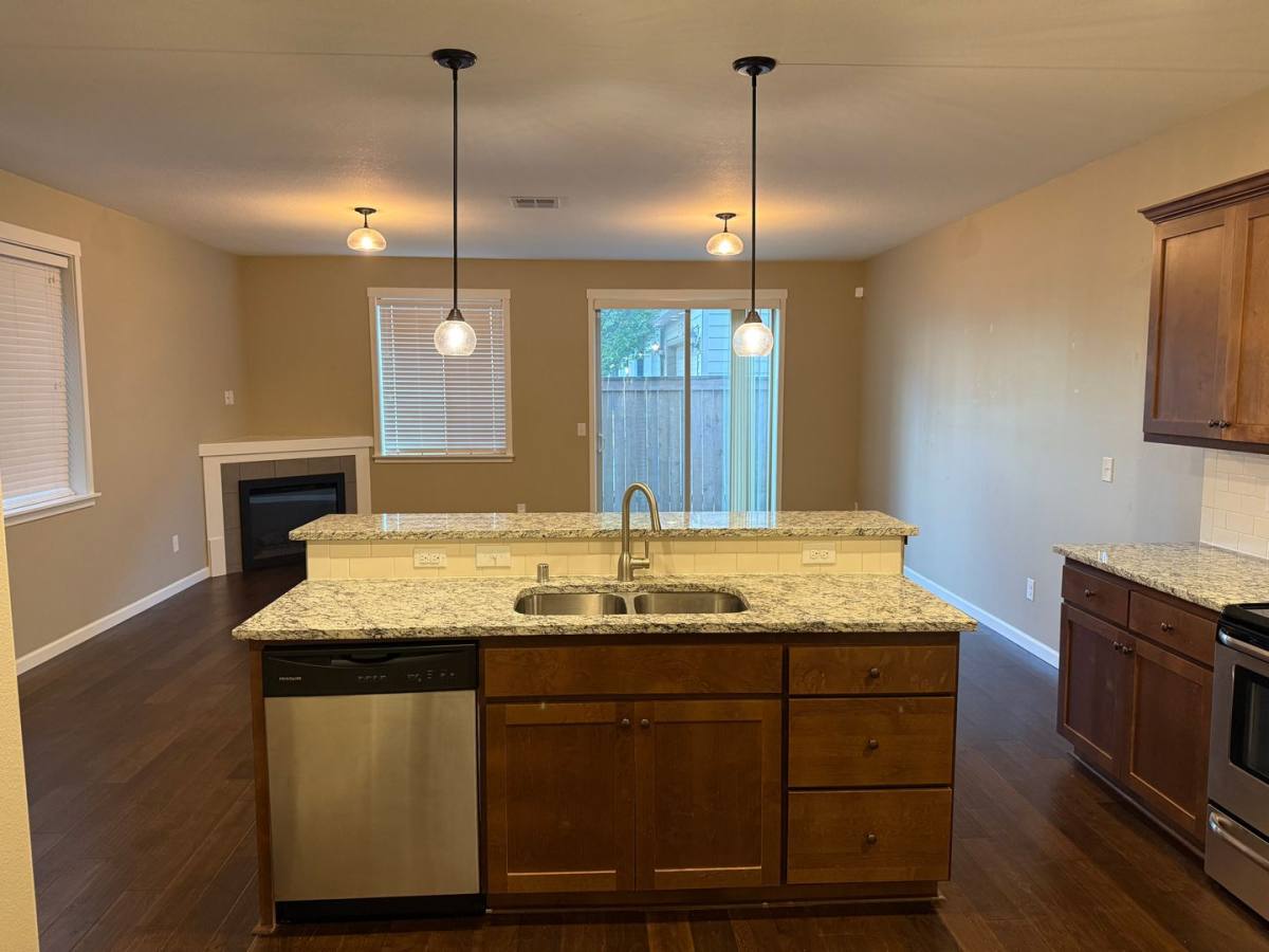 House for rent at 2609 NE 131st Ave, Vancouver, WA 98684