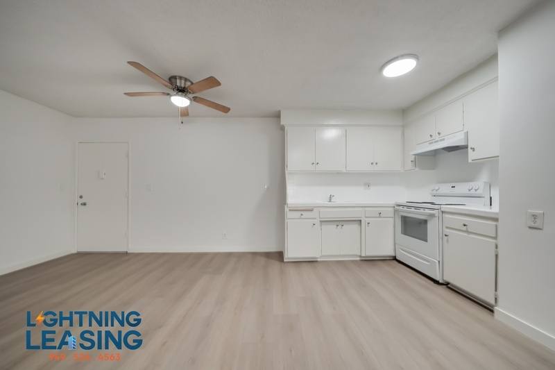 Apartment for rent at 700 S Irolo St #10, Los Angeles, CA 90005