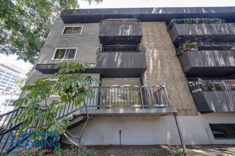 Apartment for rent at 700 S Irolo St #10, Los Angeles, CA 90005