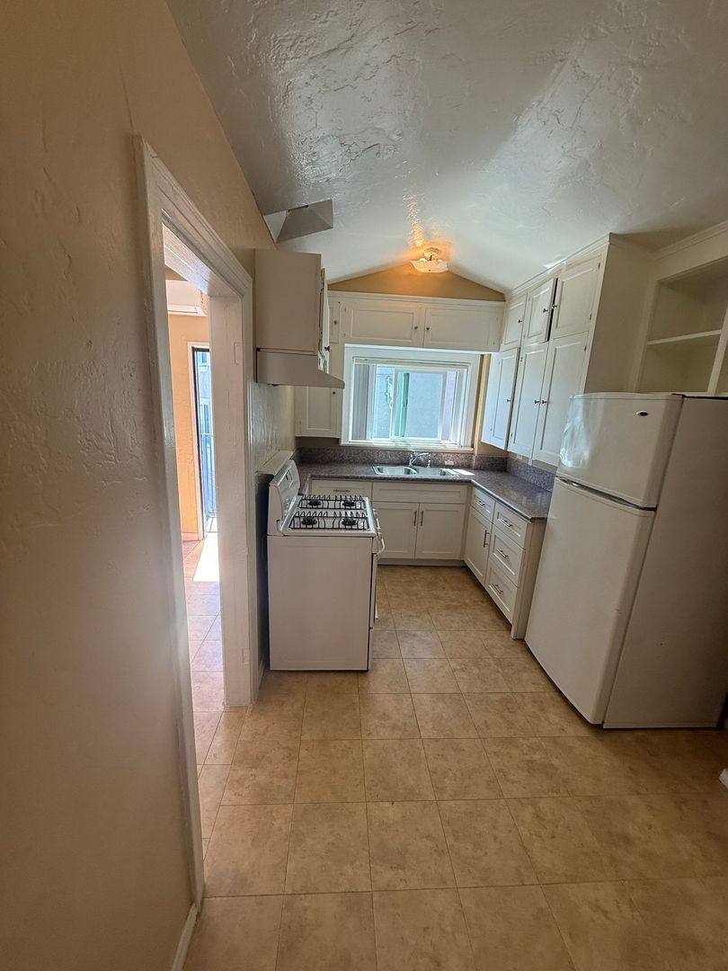 Apartment for rent at 2676-2680 Grant Way, San Diego, CA 92102