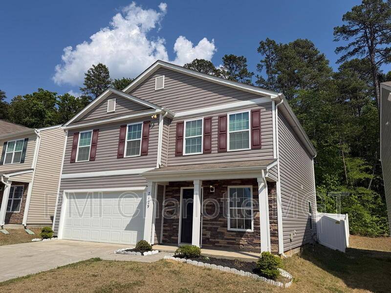 House for rent at 7129 Finnigan Rd, Charlotte, NC 28215