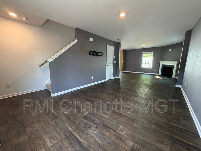 House for rent at 7129 Finnigan Rd, Charlotte, NC 28215