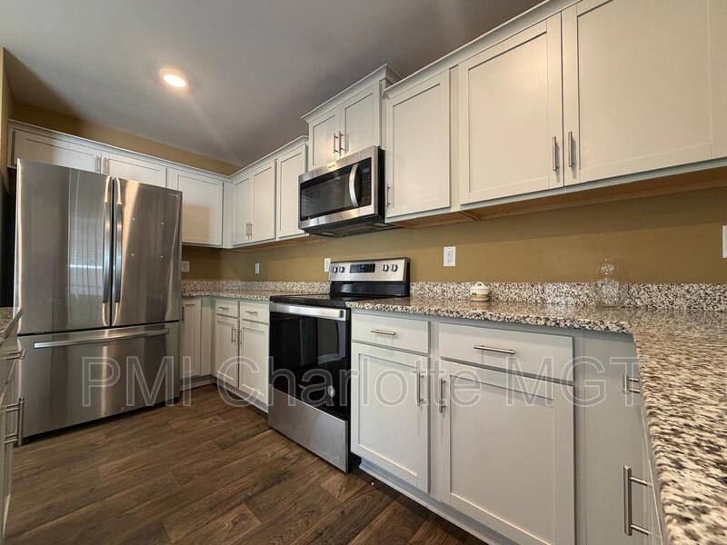 House for rent at 7129 Finnigan Rd, Charlotte, NC 28215