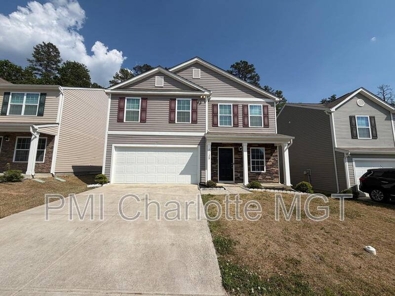 House for rent at 7129 Finnigan Rd, Charlotte, NC 28215