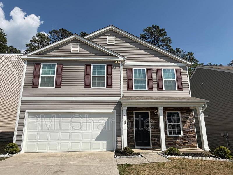House for rent at 7129 Finnigan Rd, Charlotte, NC 28215