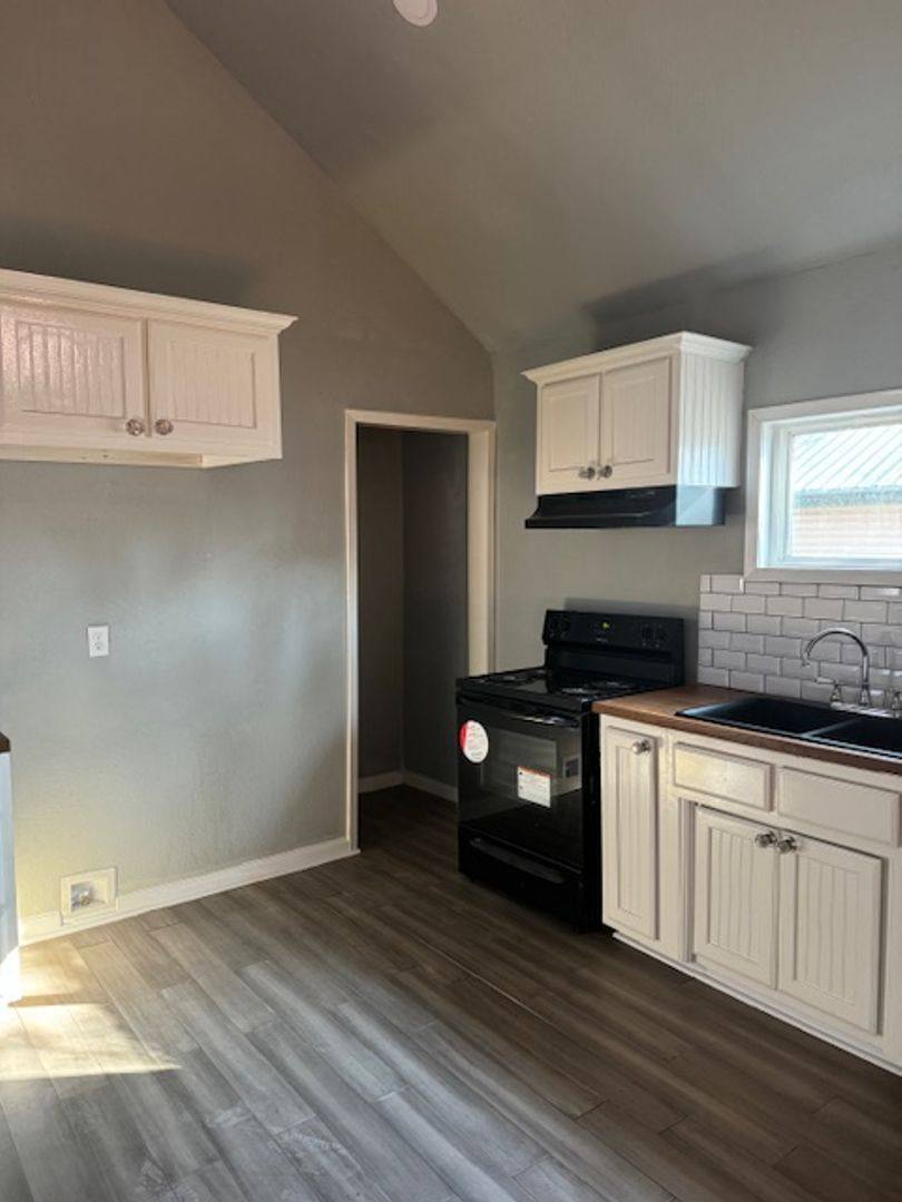 House for rent at 803 W Cherokee St, Cleveland, OK 74020