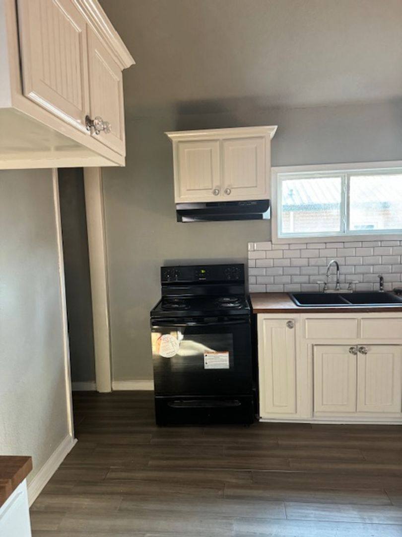 House for rent at 803 W Cherokee St, Cleveland, OK 74020