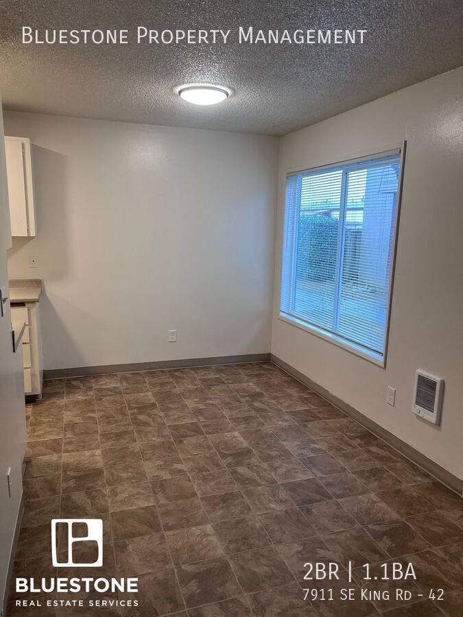 Townhouse for rent at 7911 SE King Rd, Portland, OR 97222