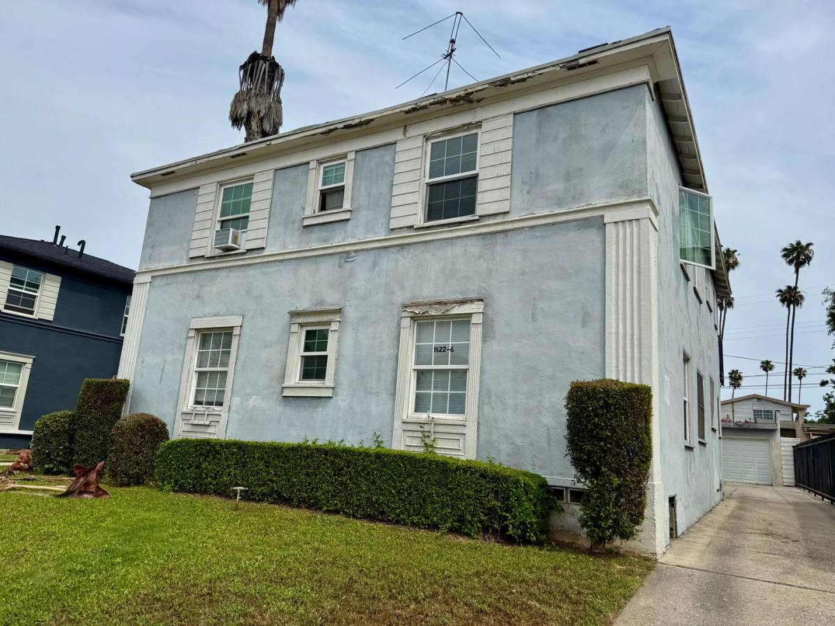 Apartment for rent at 1624 S Bronson Ave, Los Angeles, CA 90019
