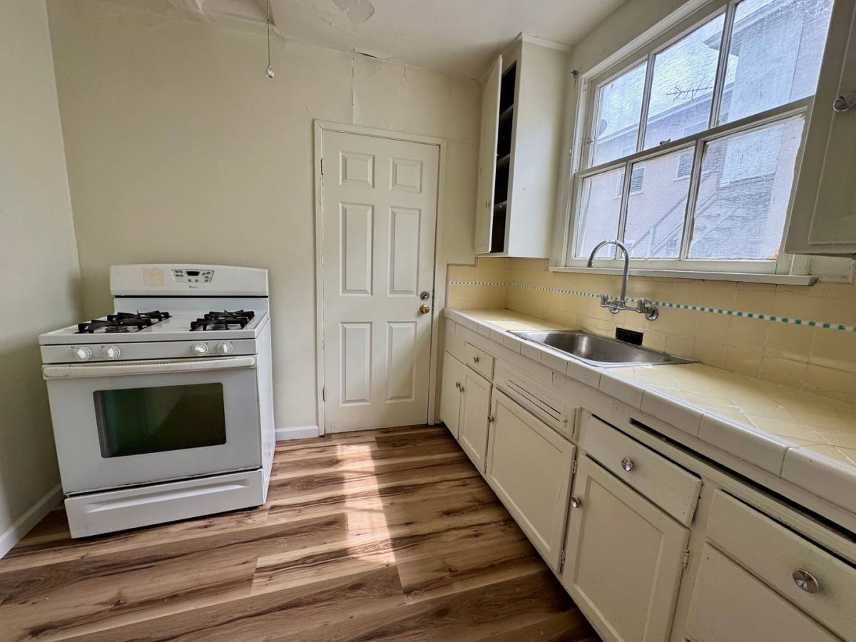 Apartment for rent at 1624 S Bronson Ave, Los Angeles, CA 90019