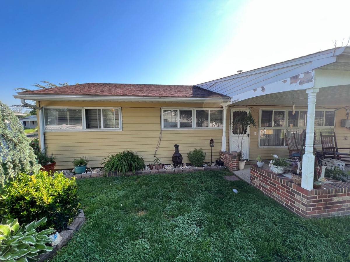 House for rent at 24 Indian Park Rd, Levittown, PA 19057