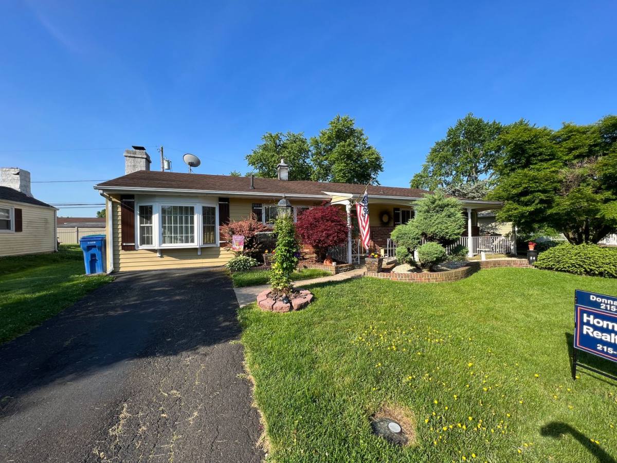 House for rent at 24 Indian Park Rd, Levittown, PA 19057