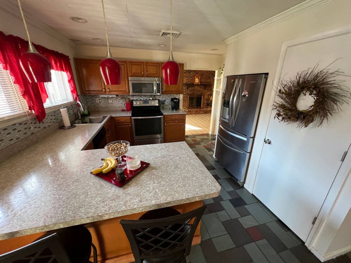 House for rent at 24 Indian Park Rd, Levittown, PA 19057
