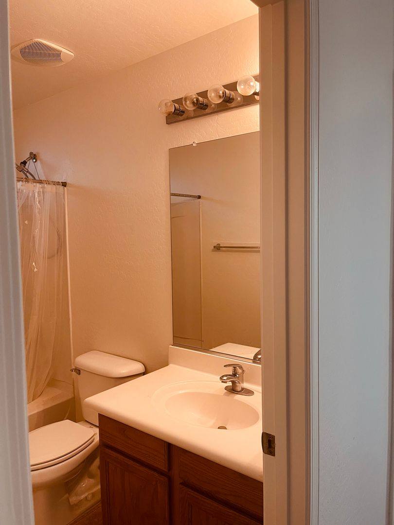 House for rent at 1809 N 94th Ave, Phoenix, AZ 85037